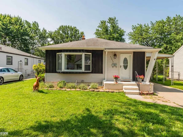 23636 Beverly St, Saint Clair Shores, MI 48082