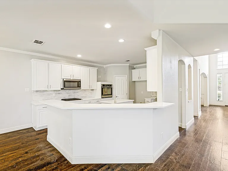 1716 Winding Hollow Ln — Photo 2
