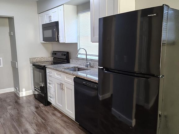 5th image of 660 Avenue A SW APT E