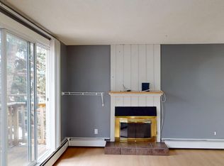 102 Huntington Park Bay NW, Calgary, AB T2K 5H5