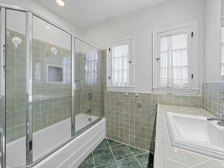 408 N Story Pl — Photo 20
