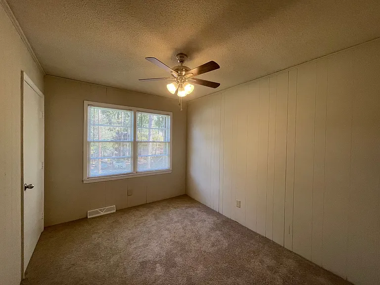 207 Charleston Ave — Photo 27