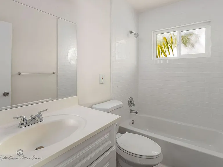 4229-4317 Columbus St — Photo 5