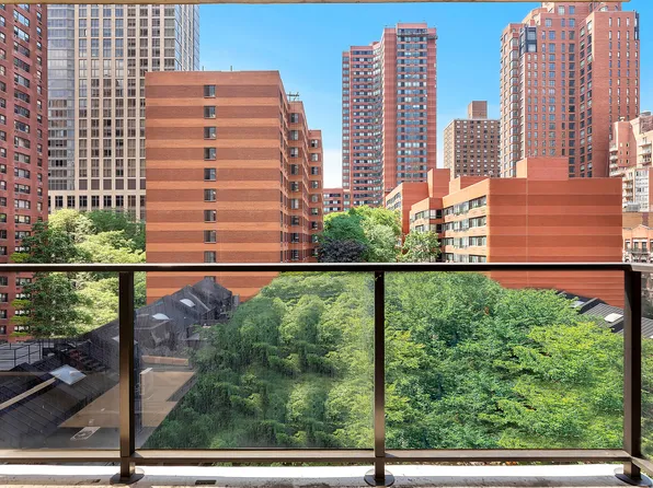 245 E 93rd St, New York, NY