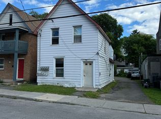 70 Barrette St #1, Ottawa, ON K1L 8A3