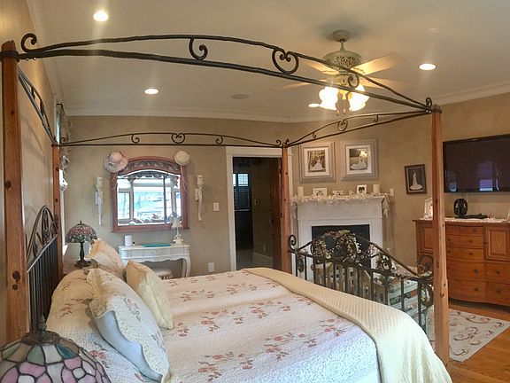 5th image of 7965 Vista View Dr