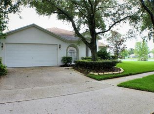9325 Hampshire Park Dr, Tampa, FL 33647