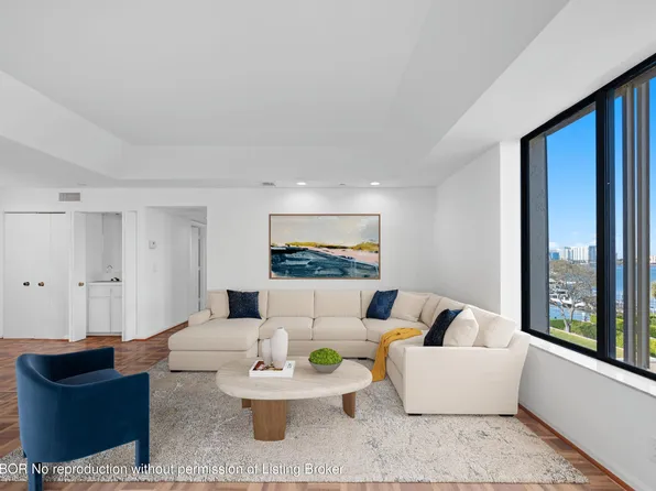 150 Bradley Pl APT 304, Palm Beach, FL 33480