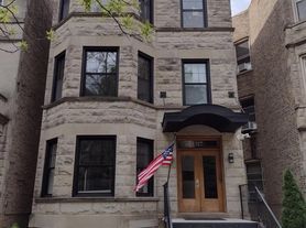 1317 W Eddy St, Chicago, IL