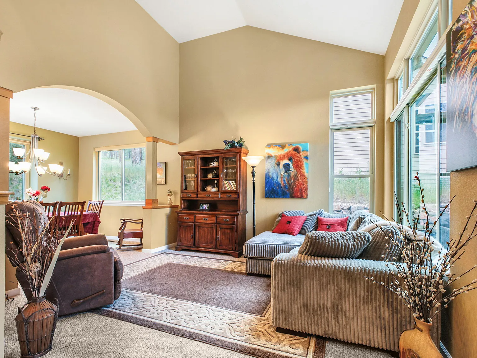 5 bed, 3310 sqft, $4,200 — Photo 3