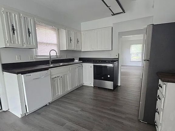 2nd image of 430 Avenue B NE #1