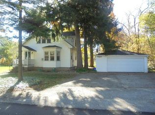 W1379 Honeysuckle Rd, Genoa City, WI 53128