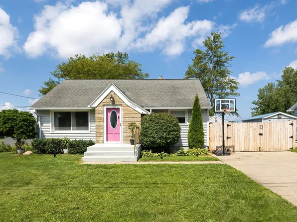 1022 W Grandview Blvd, Erie, PA 16509