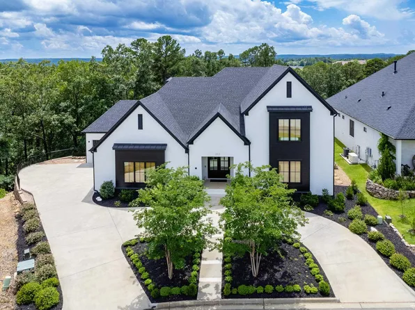 203 Haywood Dr, Little Rock, AR 72223