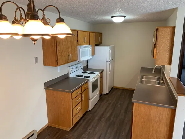 1617 28th Ave S, Fargo, ND 58103