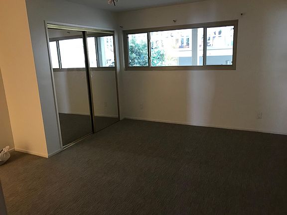 4th image of 4008 Highland Ave #B