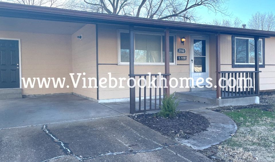 1st image of 2550 S Park Ln