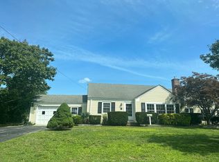 81 Purdy Ln, Amityville, NY 11701
