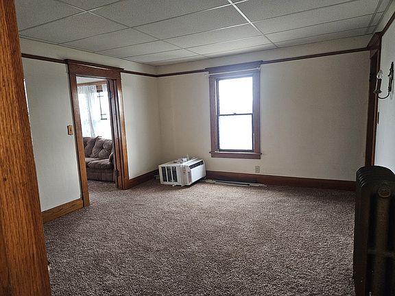 2nd image of 2935 Genesee St #Up