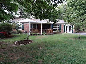 1st image of 2213 Deerwood Rd