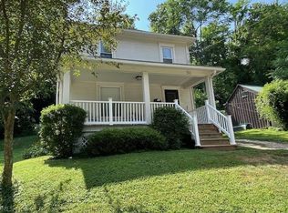 30 Spring St, Athens, OH 45701