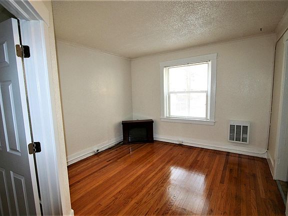 2nd image of 1115 N Logan St APT 111