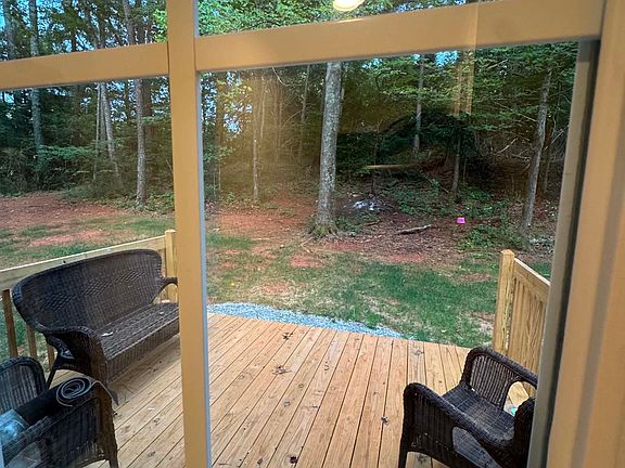 2nd image of 135 Waccamaw Ln