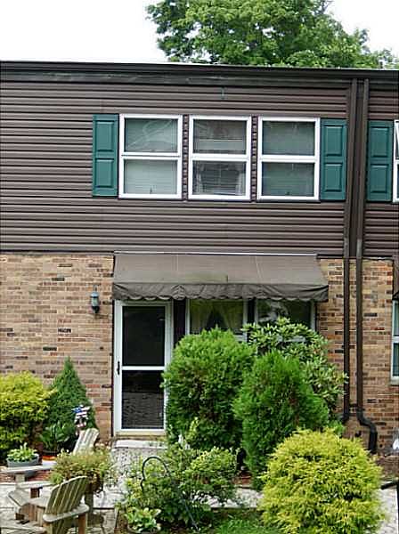 1st image of 216 Oakview Dr APT 9