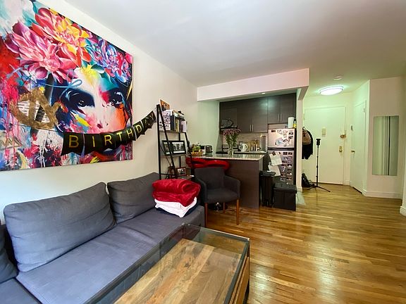 3rd image of 25 Prince St #2H