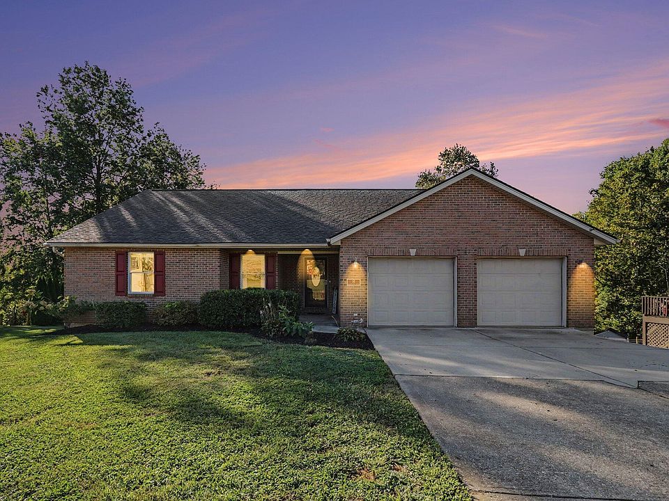1st image of 8 Ridge View Cir