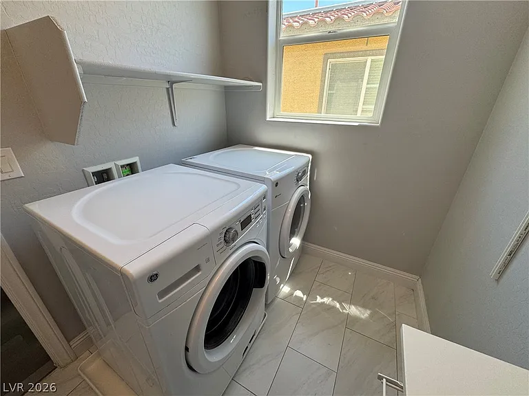 5027 Breaking Dawn Ct — Photo 7