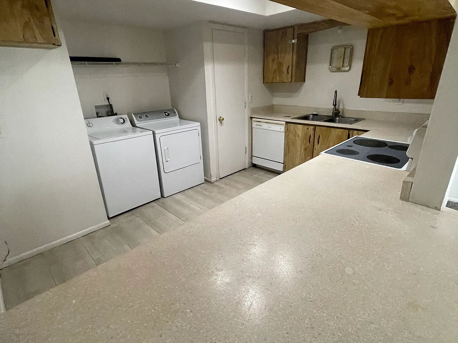 2 bed, 922 sqft, $1,450 — Photo 3