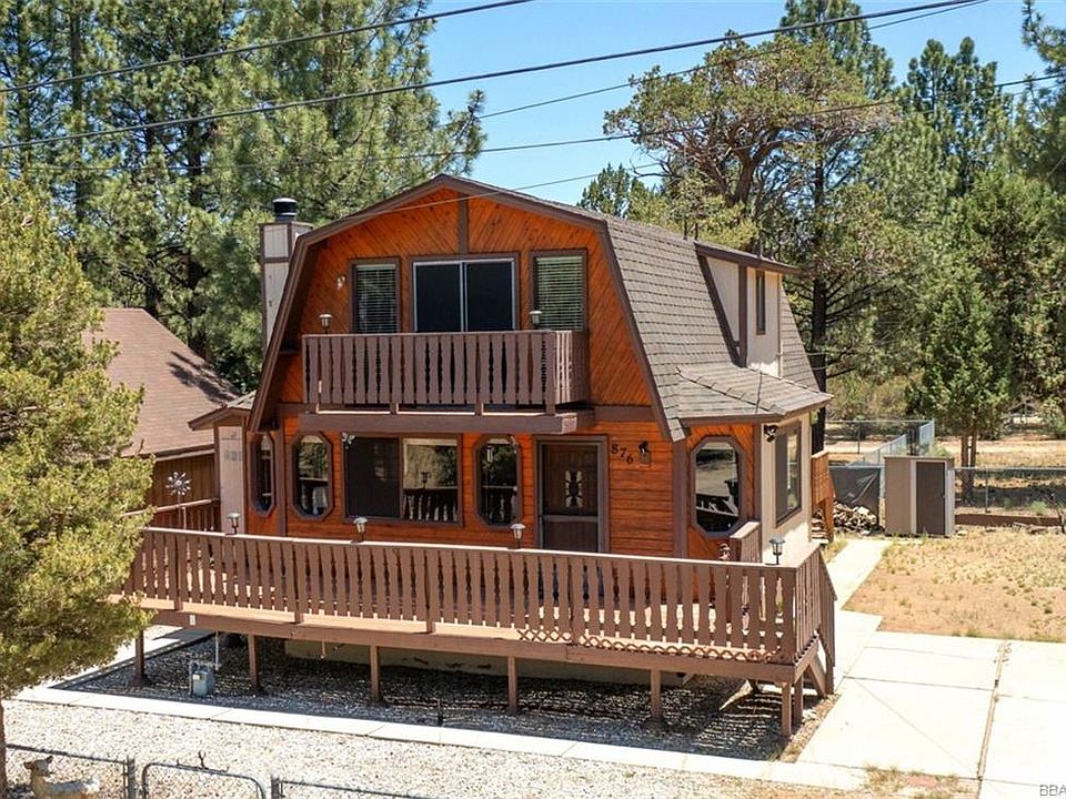 1st image of 876 Castle Ln