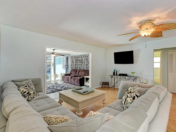 1912 40th St W, Bradenton, FL 34205