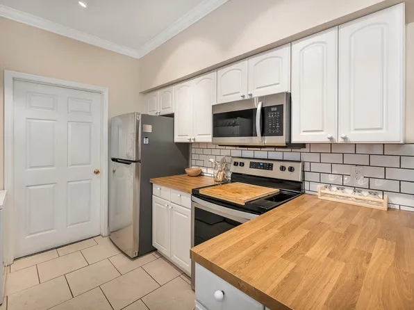 501 Atlantic Dr #B, Saint Simons Island, GA 31522