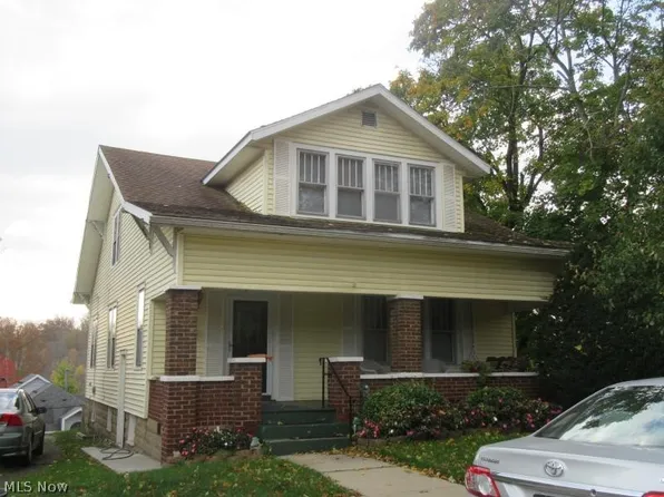 66 W High St, New Concord, OH 43762