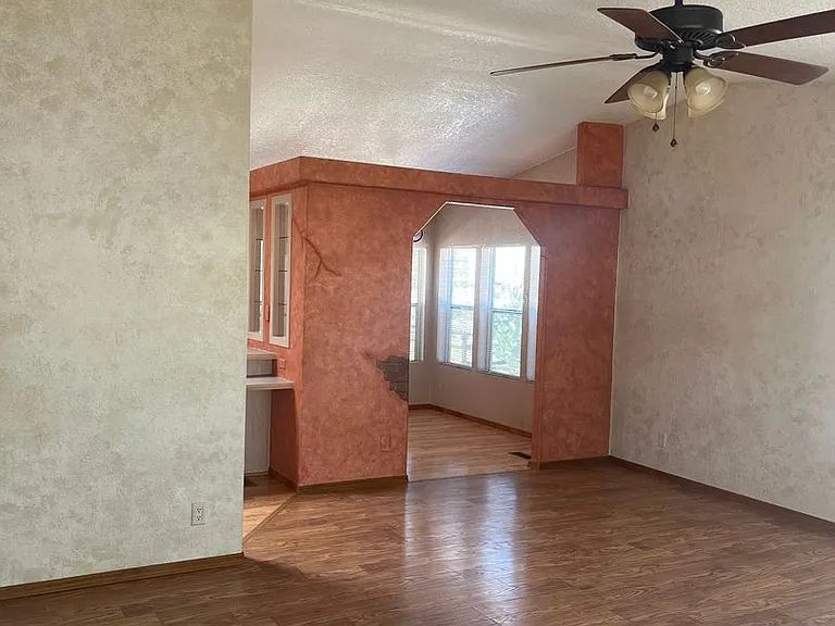3167 W Robin Rd — Photo 12