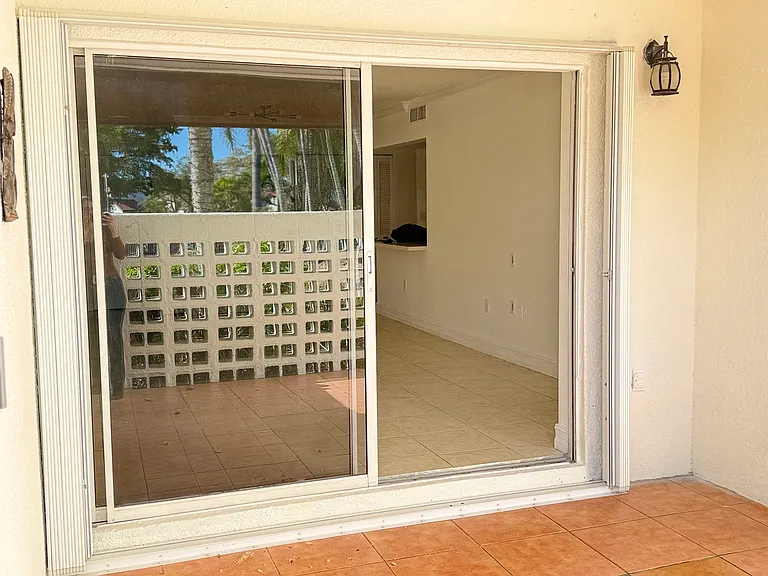 9725 Fontainebleau Blvd — Photo 10