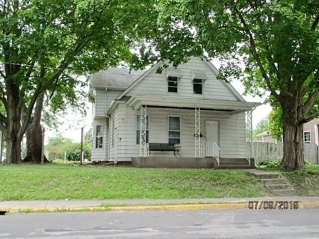 1320 25th St photo 1