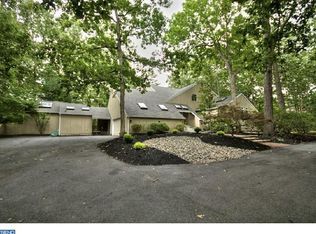 38 Glen Lake Dr, Medford, NJ 08055