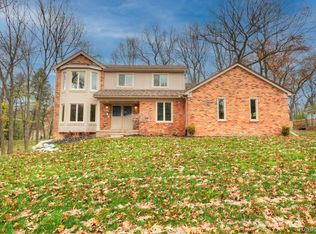 2738 Creek Bend Dr, Troy, MI