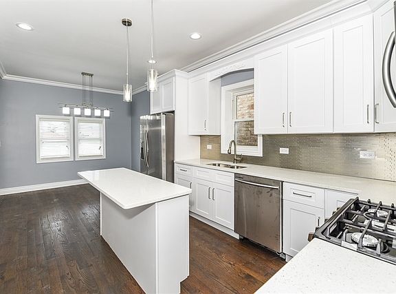 5th image of 3647 S Winchester Ave