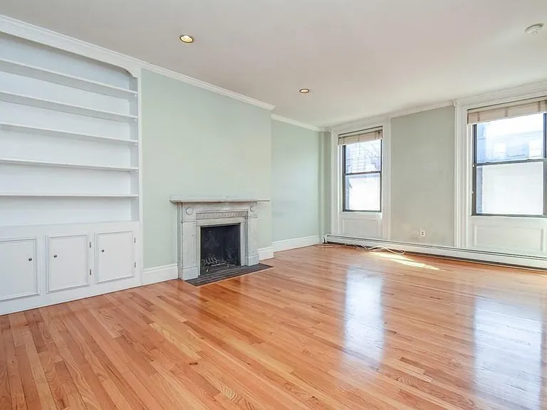 275 Beacon St #3B — Photo 1