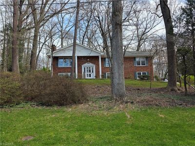 157 Woodbriar Rd, Winston Salem, NC, 27106