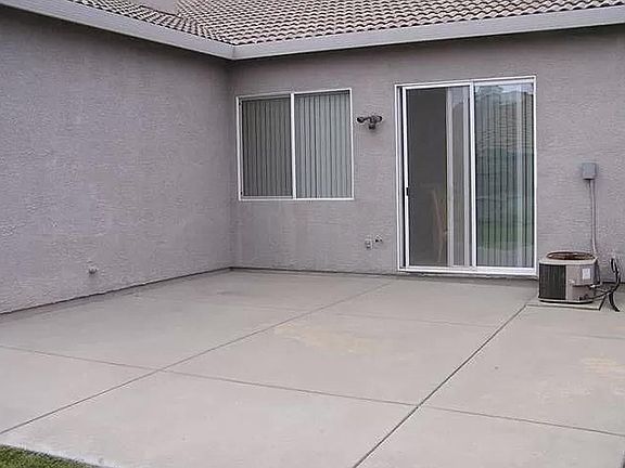 3rd image of 186 Mike Gartrell Cir