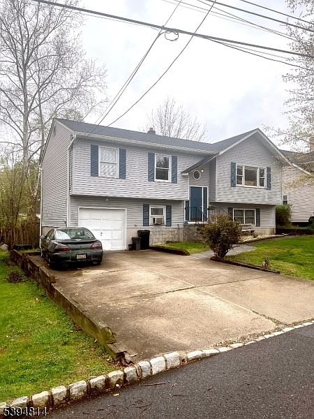 1st image of 93 Hiawatha Blvd