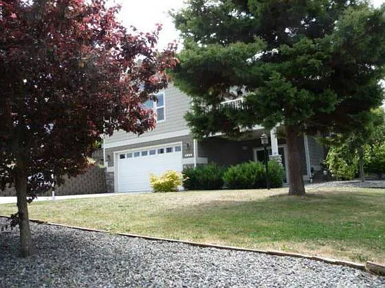 1234 W 10th St photo 1