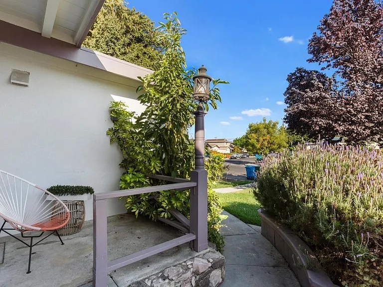 2682 Wallace St — Photo 17