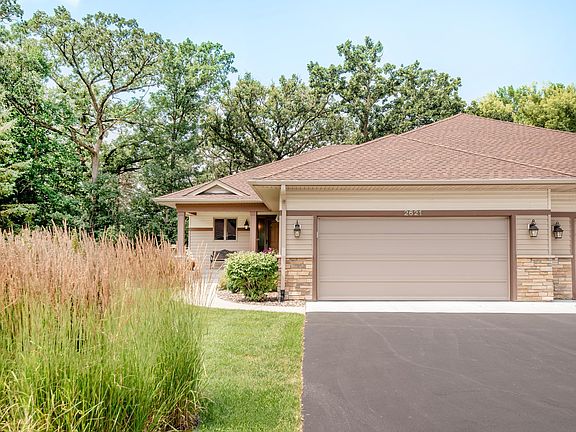 2nd image of 2621 Cardinal Ct