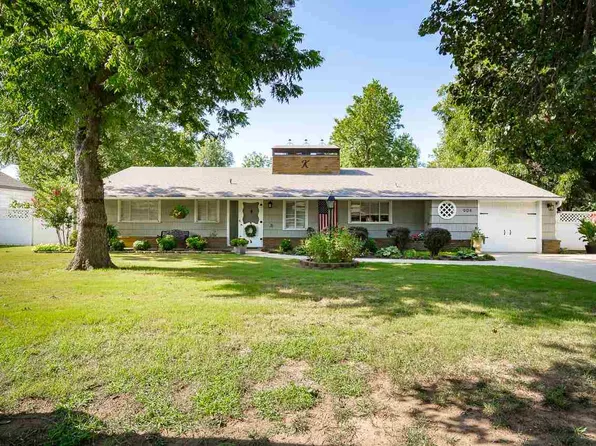904 Kaw St, Perry, OK 73077